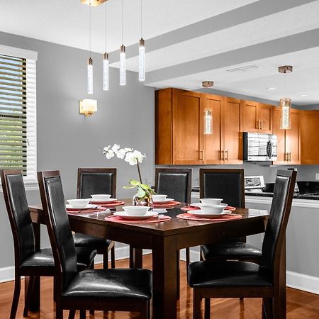 Cozy & Elegant 4Br Enchanted Townhouse - 1 Mile To Disney With Resort Pool, Gym, & Jacuzzi Орландо Екстериор снимка