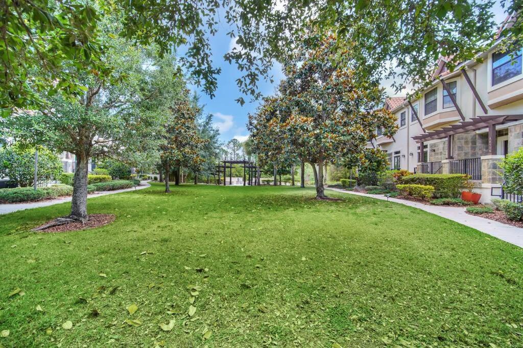 Cozy & Elegant 4Br Enchanted Townhouse - 1 Mile To Disney With Resort Pool, Gym, & Jacuzzi Орландо Екстериор снимка