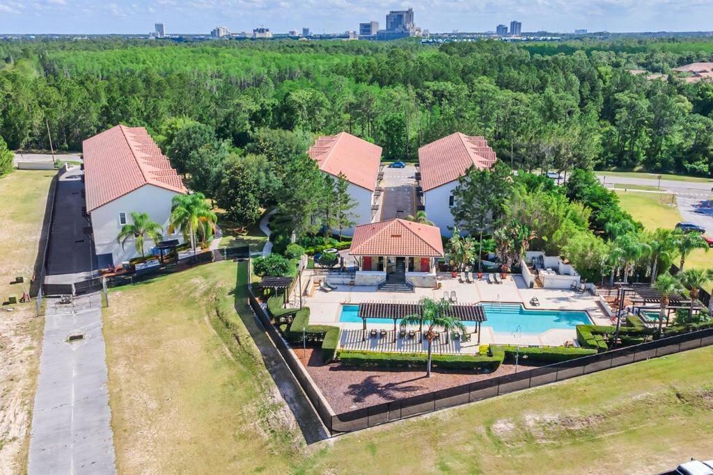 Cozy & Elegant 4Br Enchanted Townhouse - 1 Mile To Disney With Resort Pool, Gym, & Jacuzzi Орландо Екстериор снимка