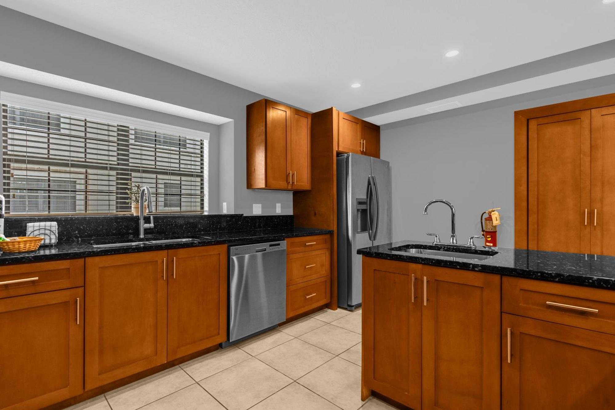 Cozy & Elegant 4Br Enchanted Townhouse - 1 Mile To Disney With Resort Pool, Gym, & Jacuzzi Орландо Екстериор снимка